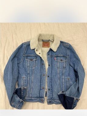 Levi's Cream Sherpa-Lined Trucker Jacket